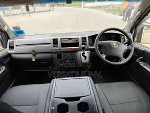 Toyota HiAce 2013 White