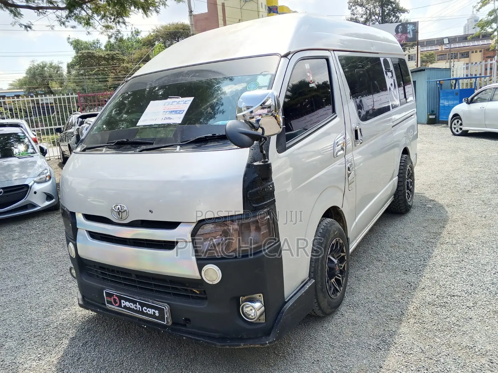 Toyota HiAce 2017 Silver