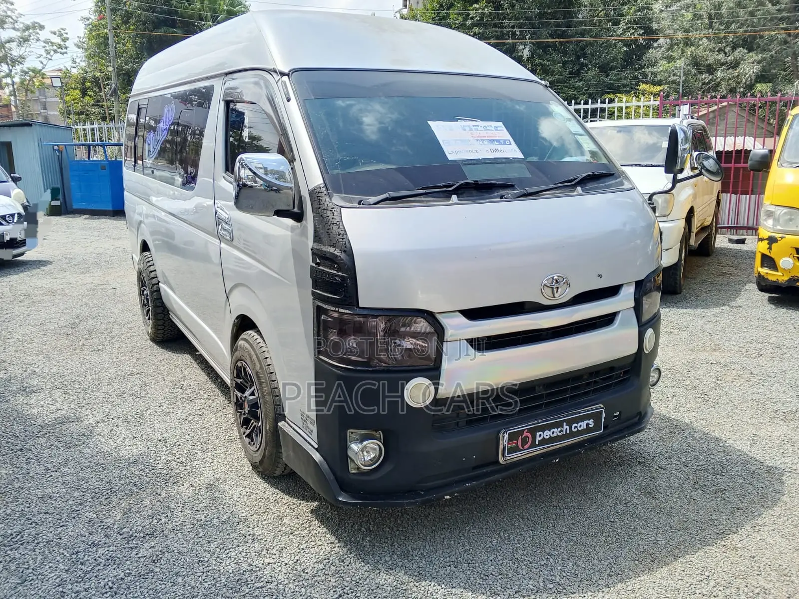 Toyota HiAce 2017 Silver