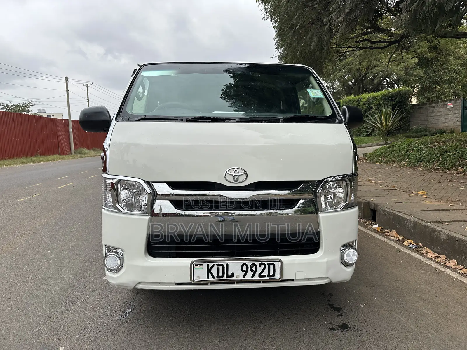 Toyota HiAce 2016 White