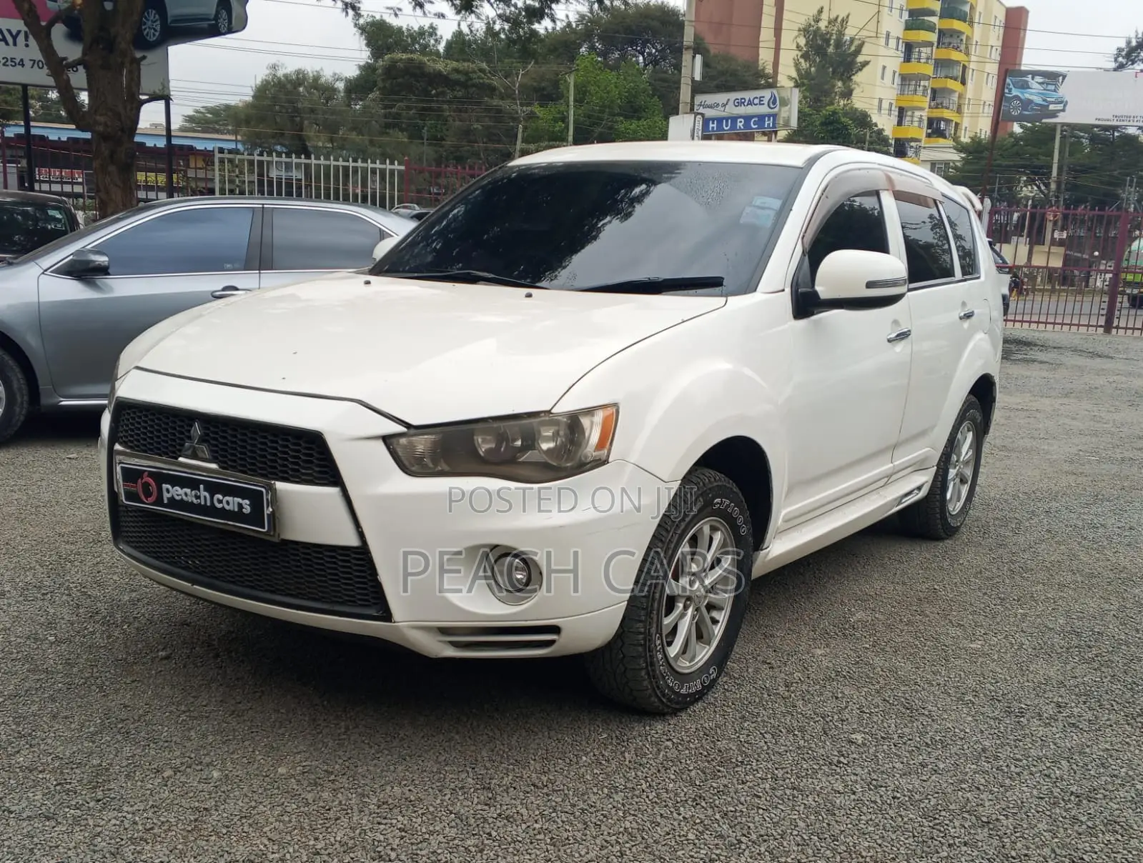 Mitsubishi Outlander 2011 White