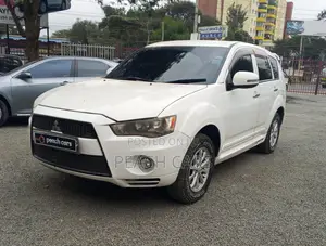 Mitsubishi Outlander 2011 White
