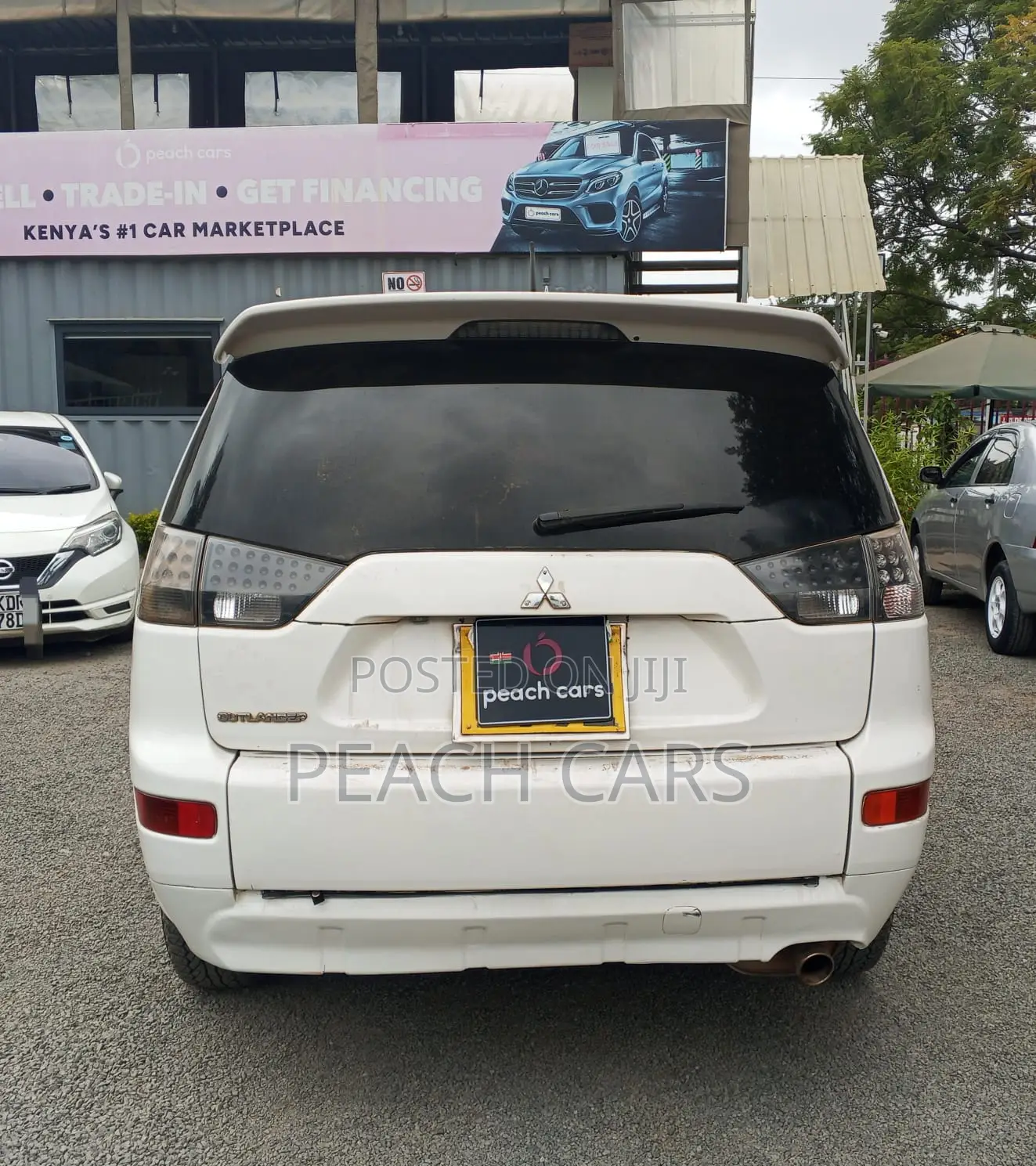 Mitsubishi Outlander 2011 White