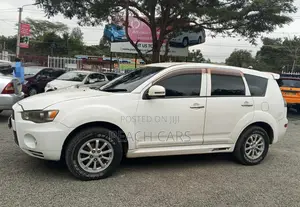 Mitsubishi Outlander 2011 White
