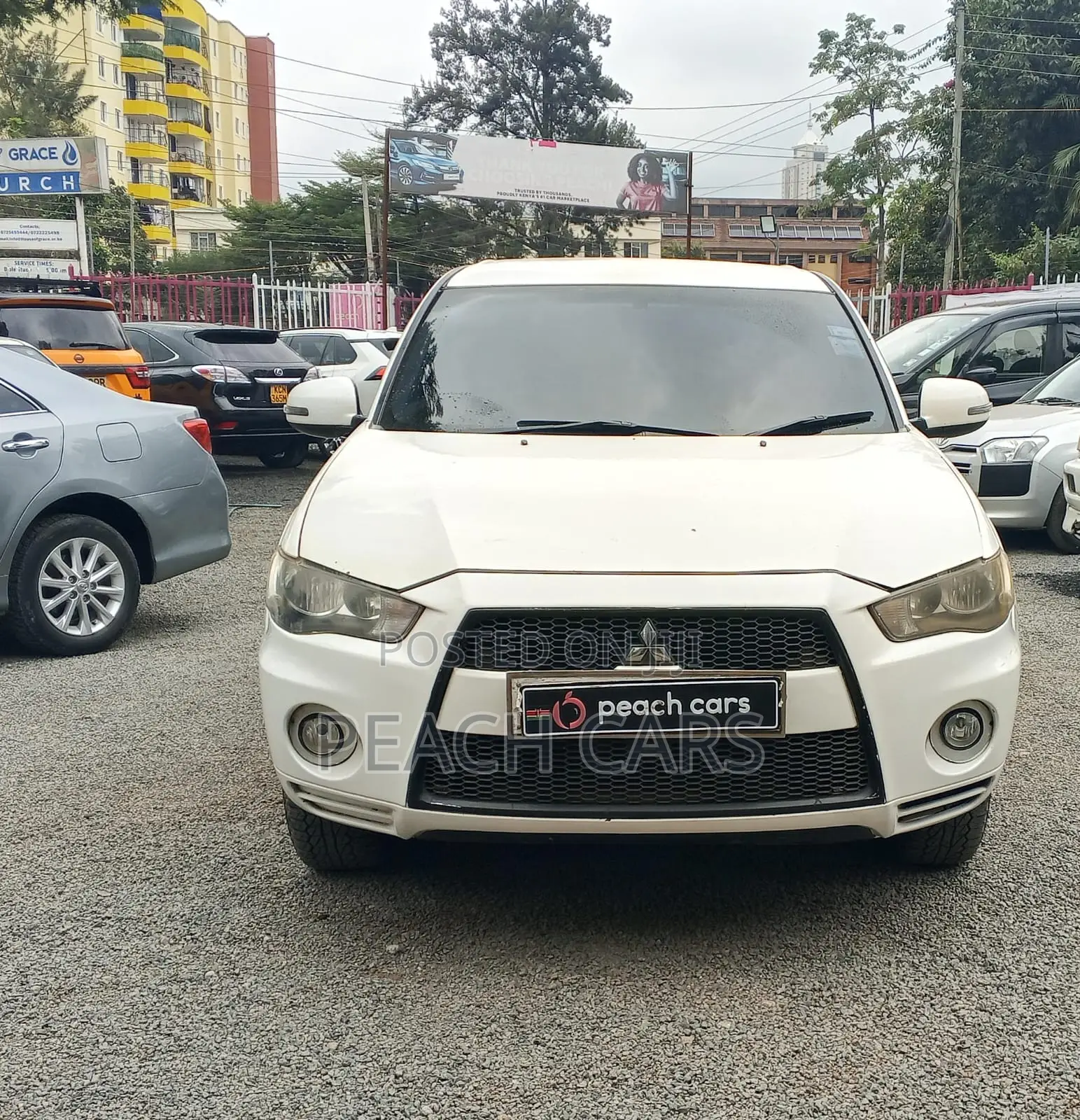 Mitsubishi Outlander 2011 White