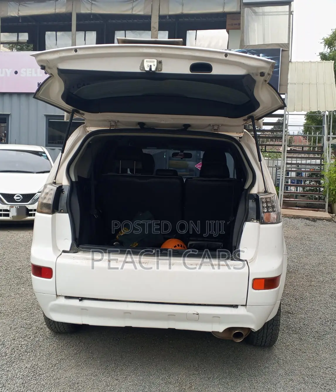 Mitsubishi Outlander 2011 White