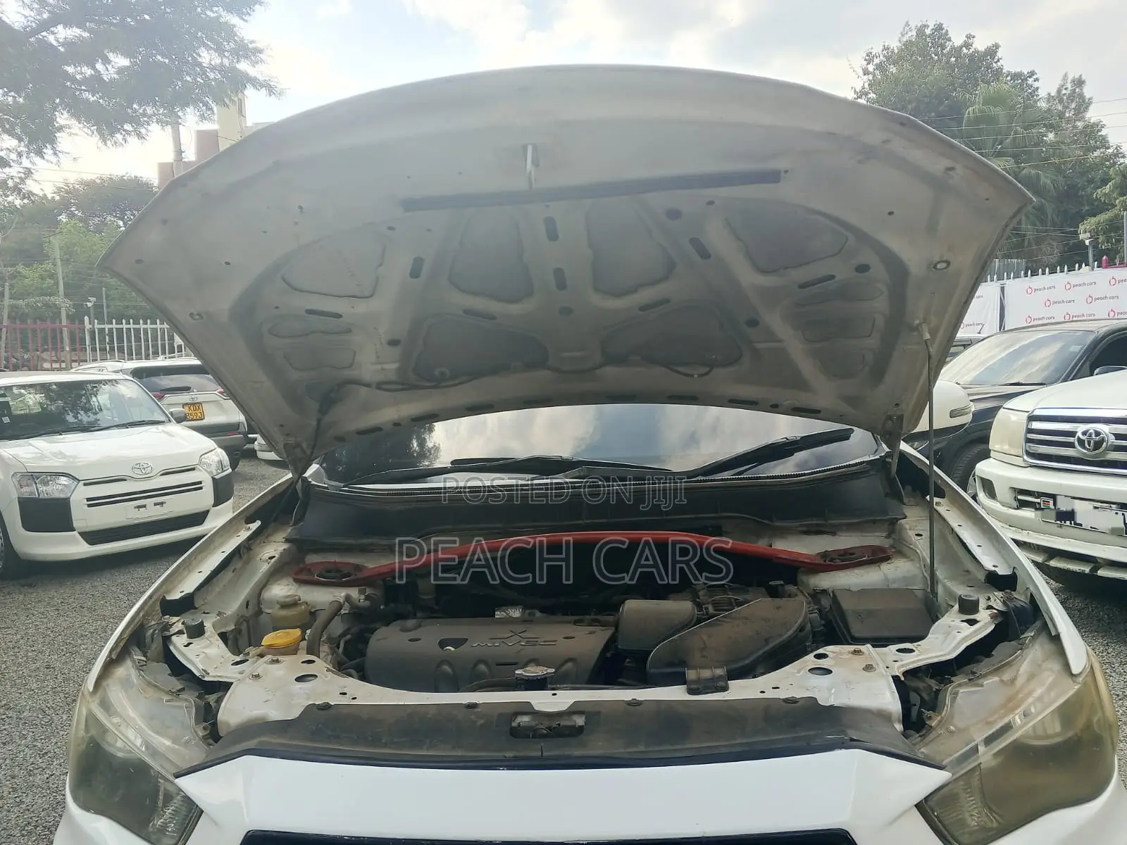 Mitsubishi Outlander 2011 White