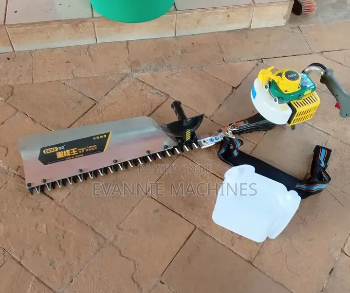 Dera Gasoline Hedge Trimmer