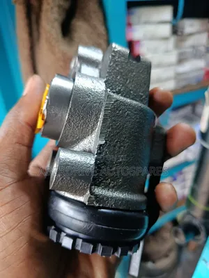 Front Wheel Cylinder Hino