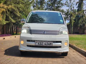 Toyota Voxy 2007 White