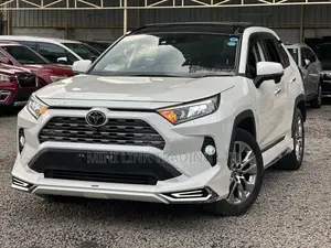 Toyota RAV4 Limited AWD 2020 White