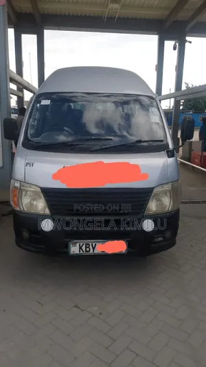 Toyota HiAce 2011 White