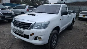 Toyota Hilux 2011 White