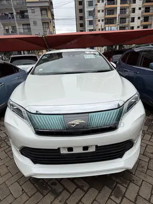 Toyota Harrier 2.0 2019 White