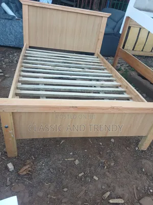 Wood/Board Fancy Be Made to Give Colour to Your Bedroom