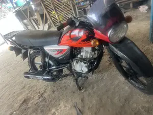 Bajaj Boxer 125 2023 Red