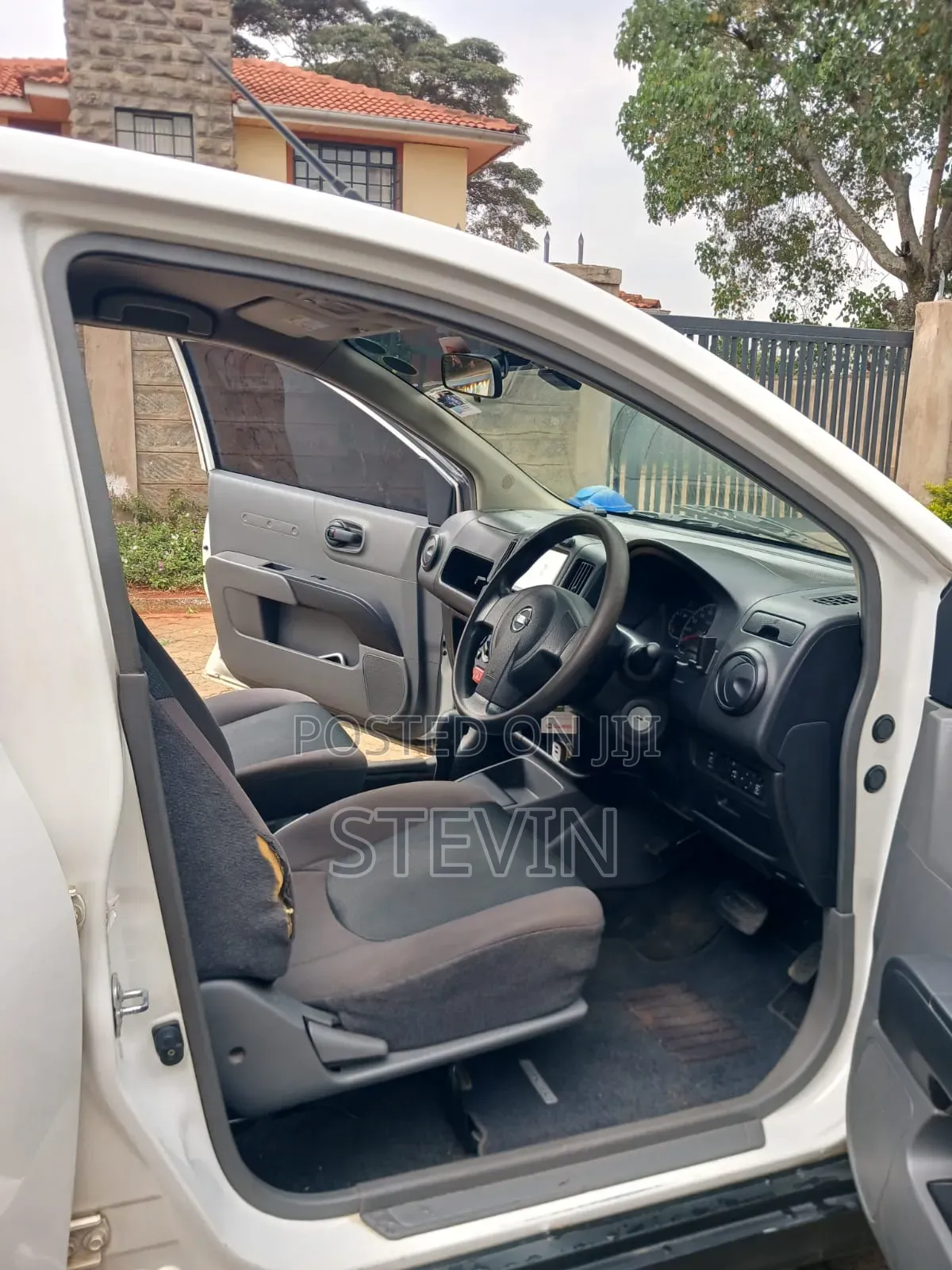 Nissan Advan 2014 White