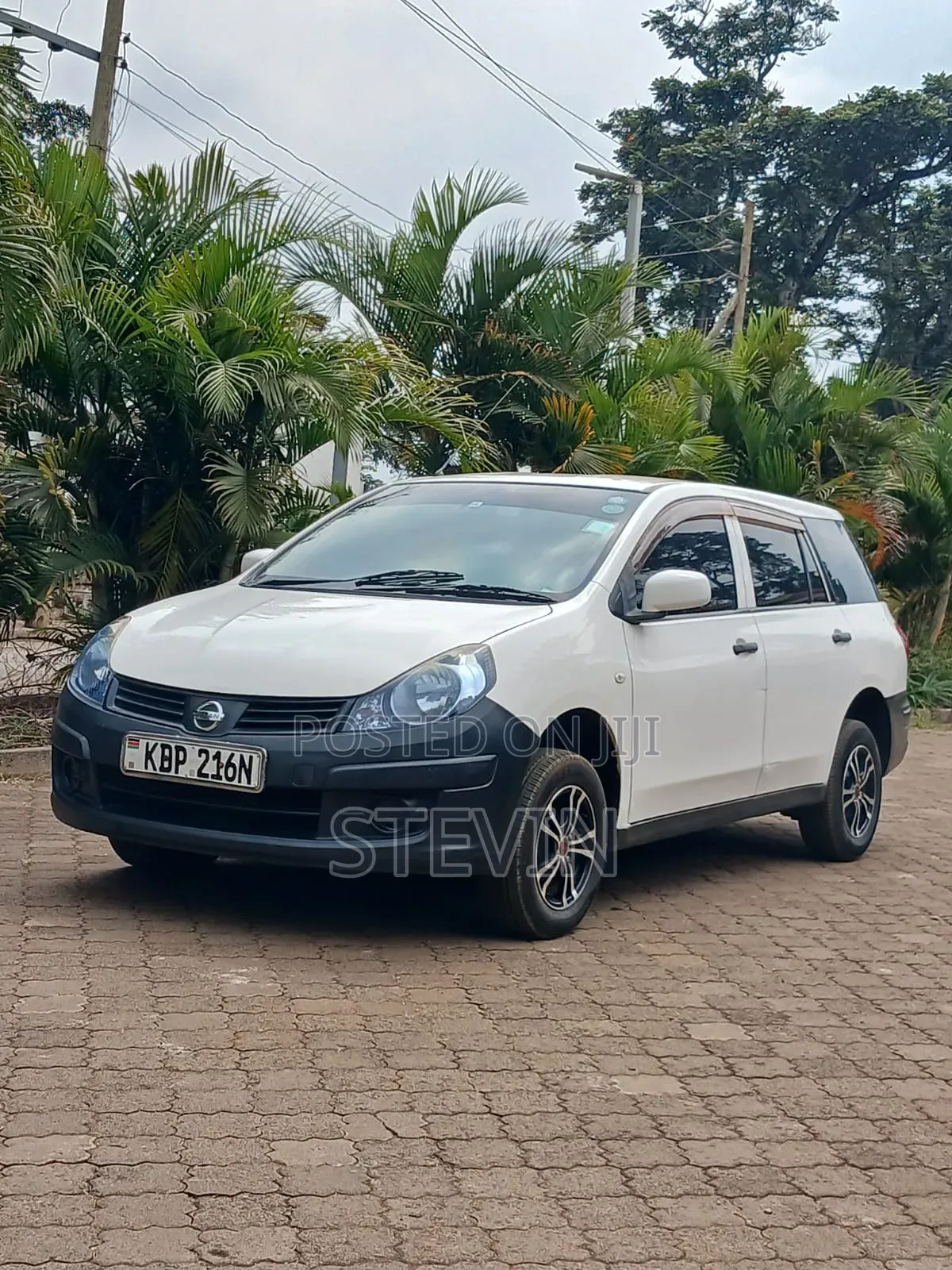 Nissan Advan 2014 White