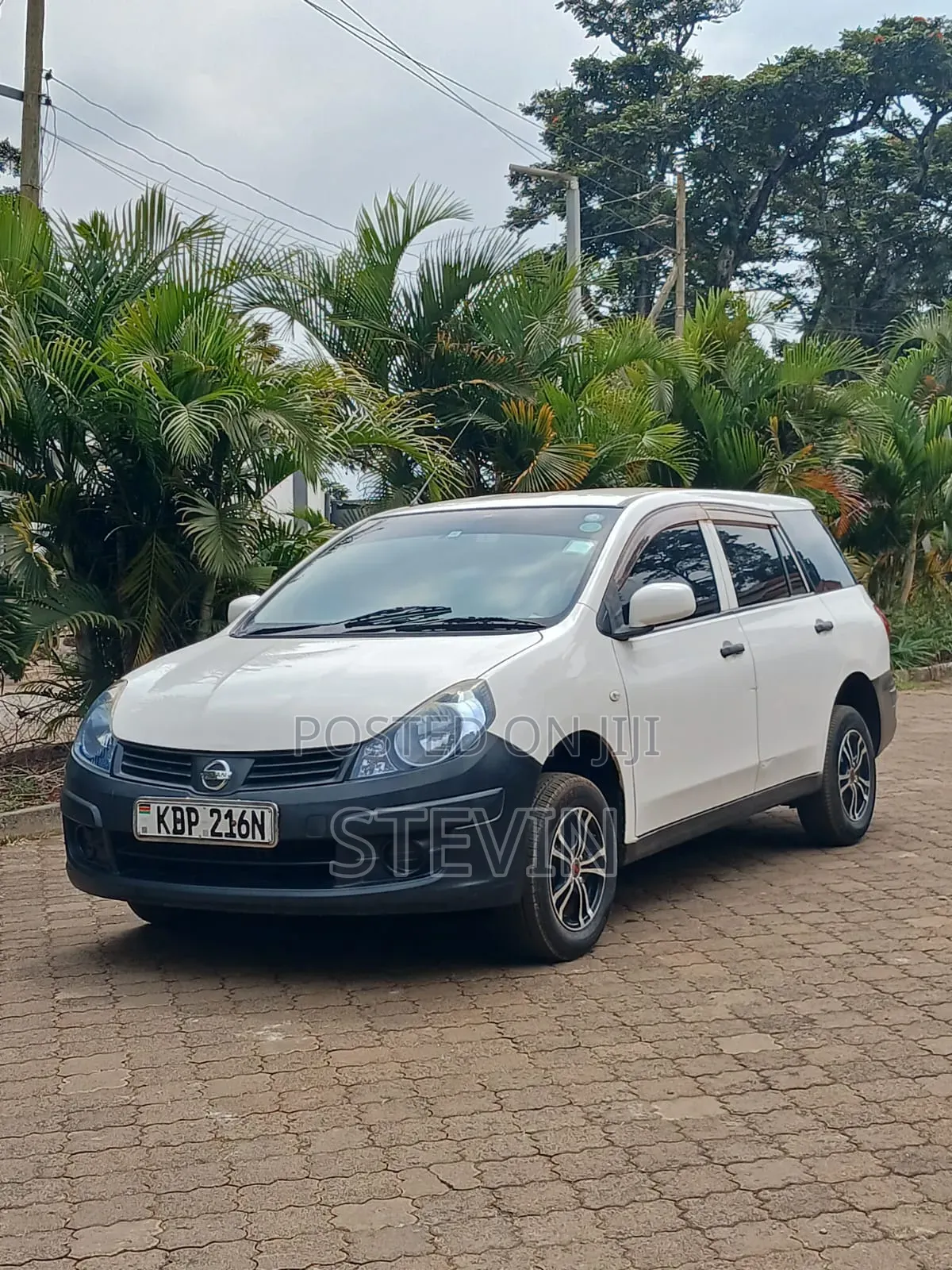 Nissan Advan 2014 White