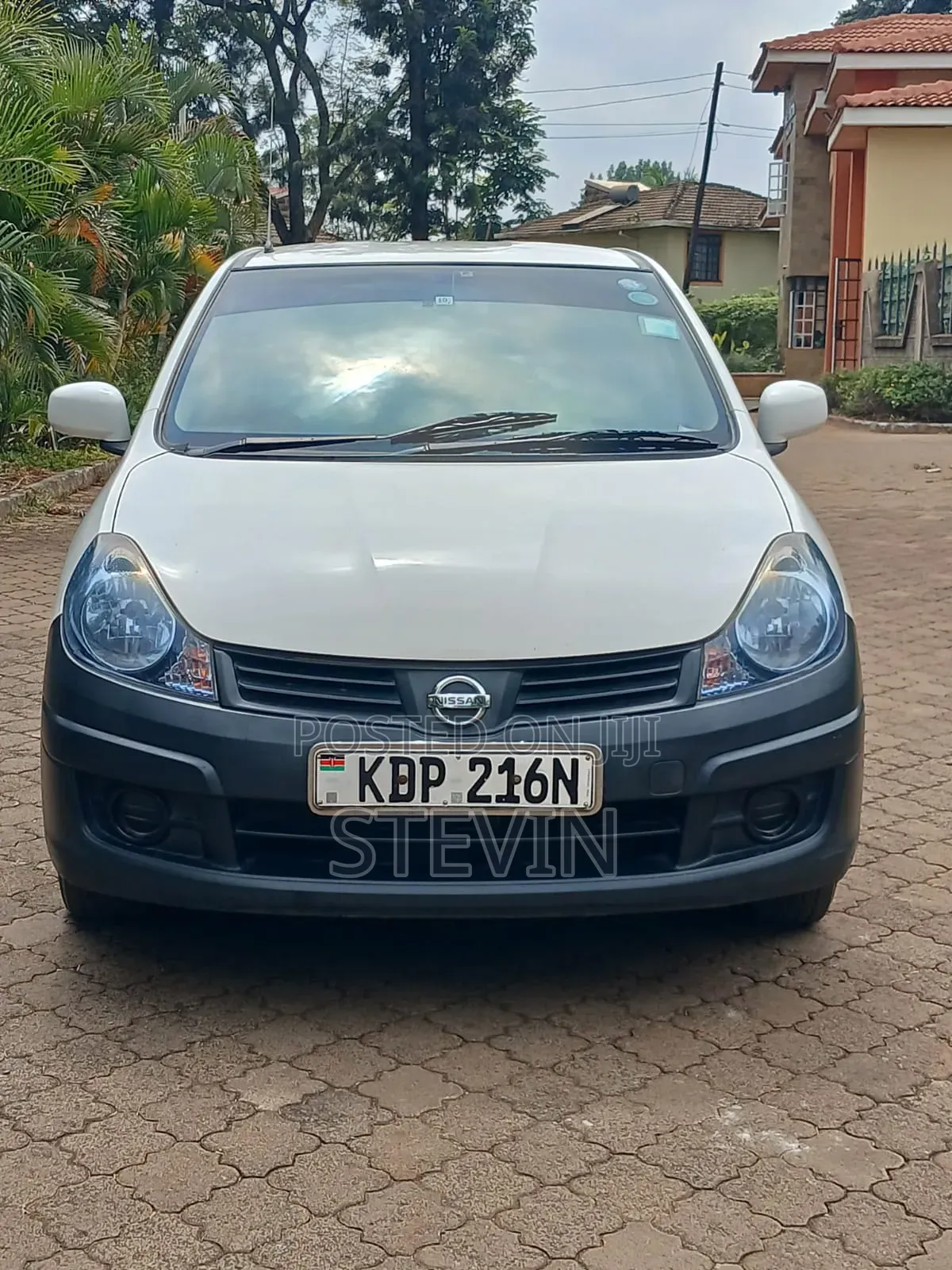 Nissan Advan 2014 White
