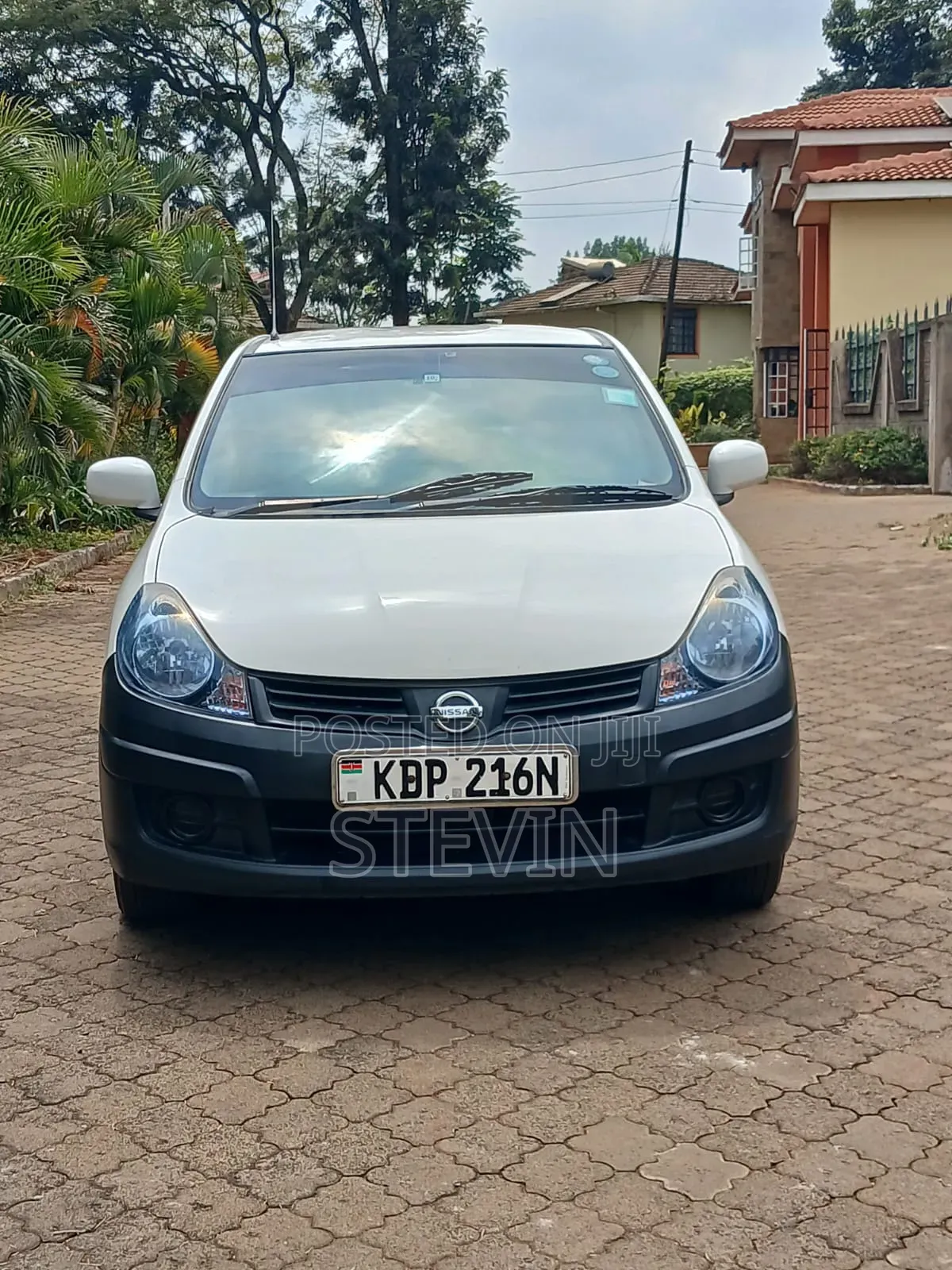 Nissan Advan 2014 White