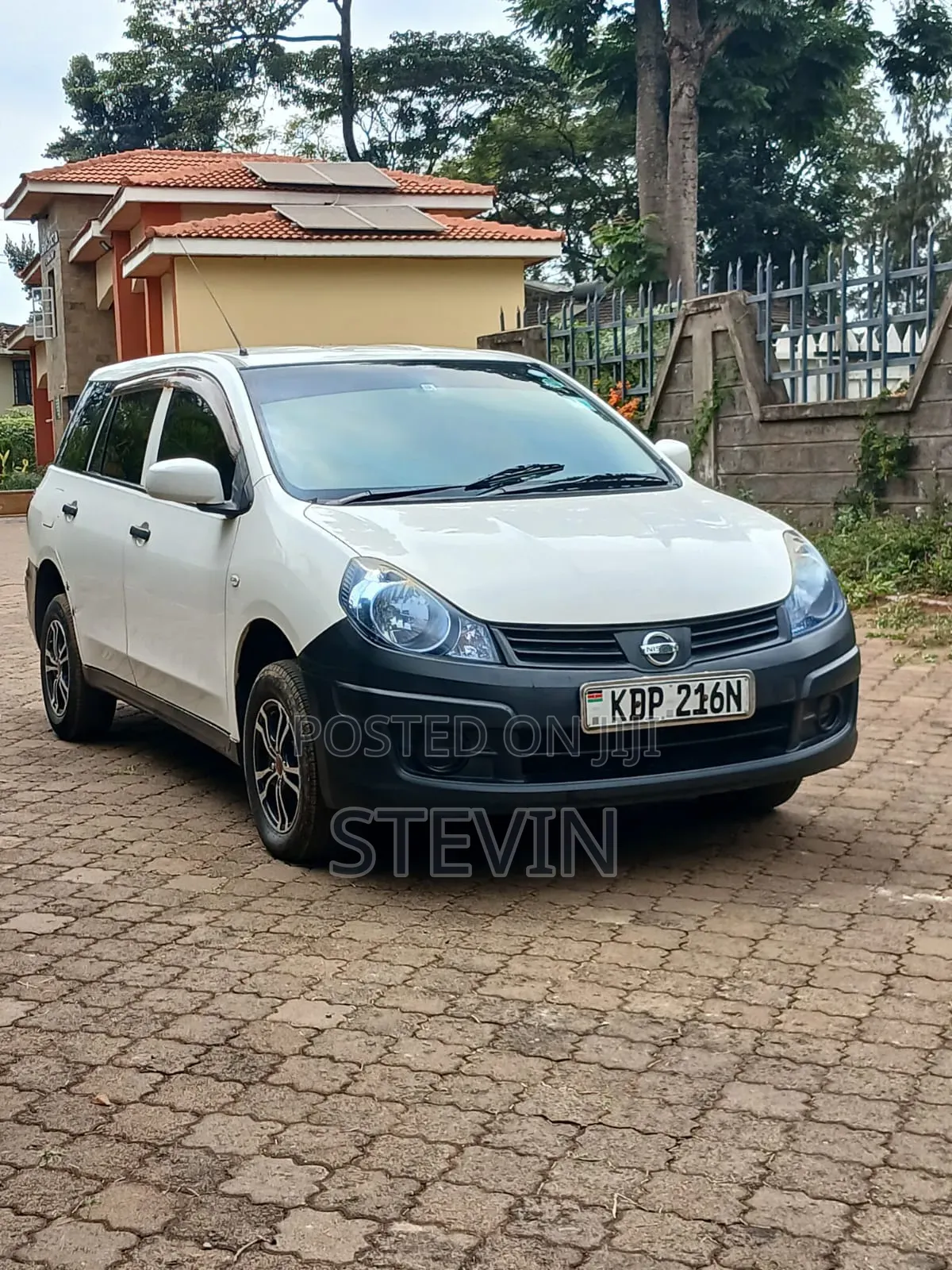 Nissan Advan 2014 White