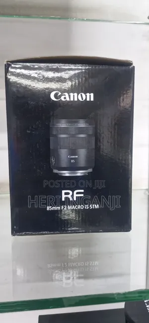 Canon Rf 85mm F2 Macro Is STM Lens