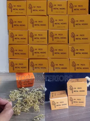 Simple Metal Curtain Hooks for Curtain Installation