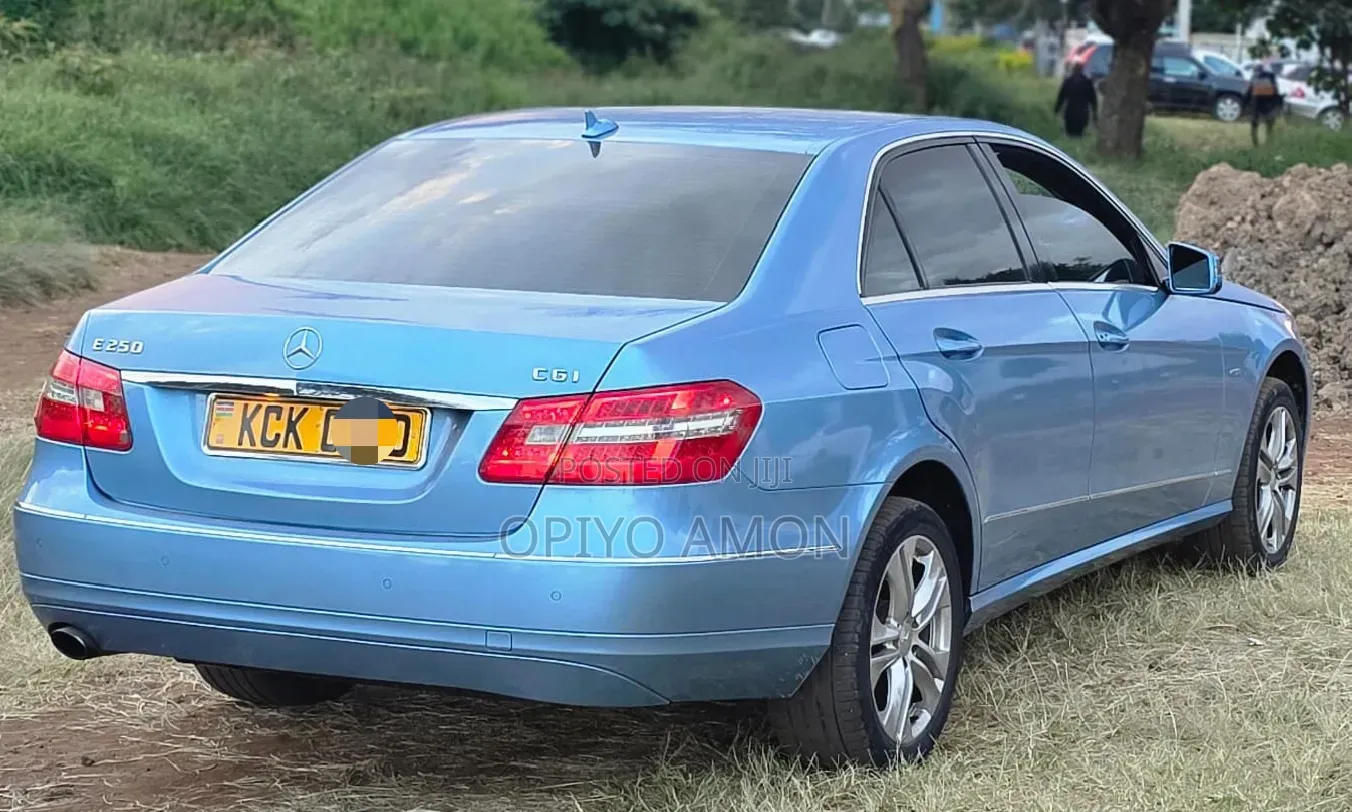 Mercedes-Benz E250 2011 Blue