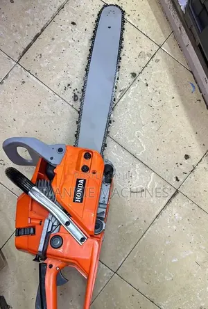 Powerful Honda Chainsaw 20"