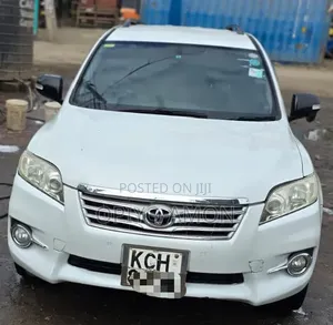 Toyota Vanguard 2010 White