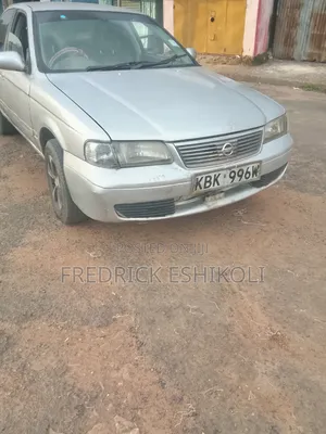 Nissan Sunny 2000 Silver
