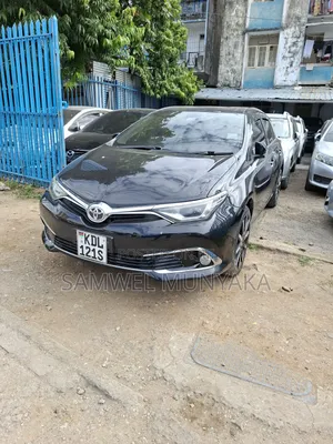 Toyota Auris 2016 Black