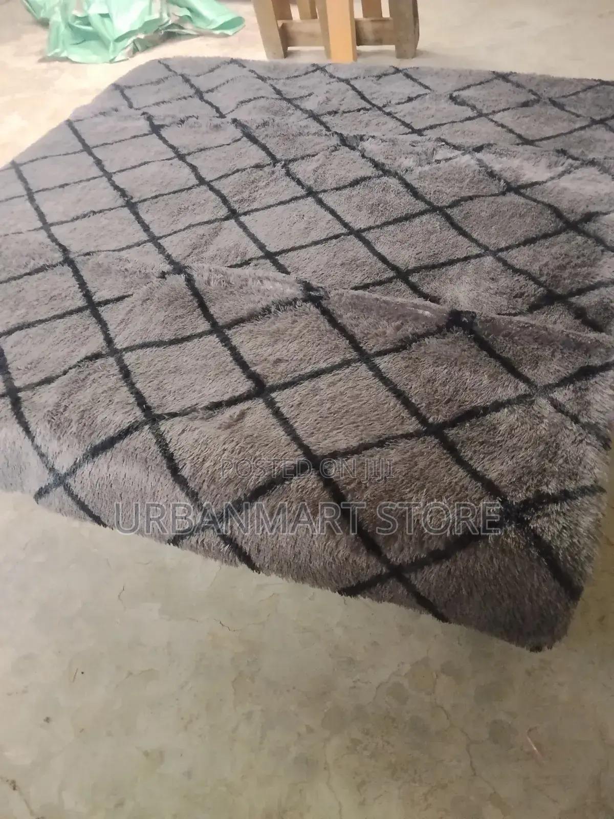Fluffy Carpet 7x10ft – Elegant Floor Rug