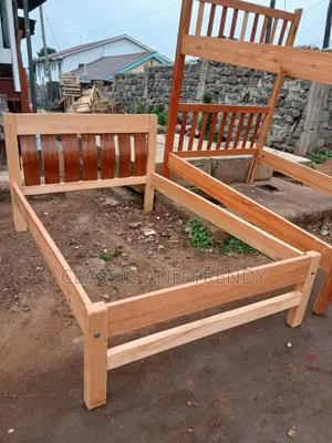 4x6 Plain Wooden Bed Made of Hardwood