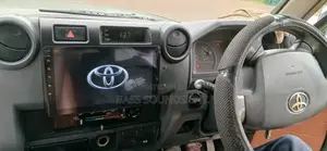 Toyota Land Cruiser 70series Android Radio Upgrade