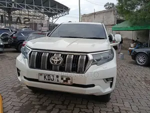 Toyota Land Cruiser Prado 2016 White