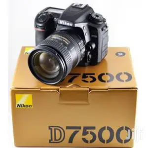 Nikon D7500