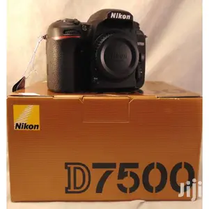 Nikon D7500