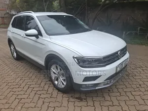 Volkswagen Golf 2017 White