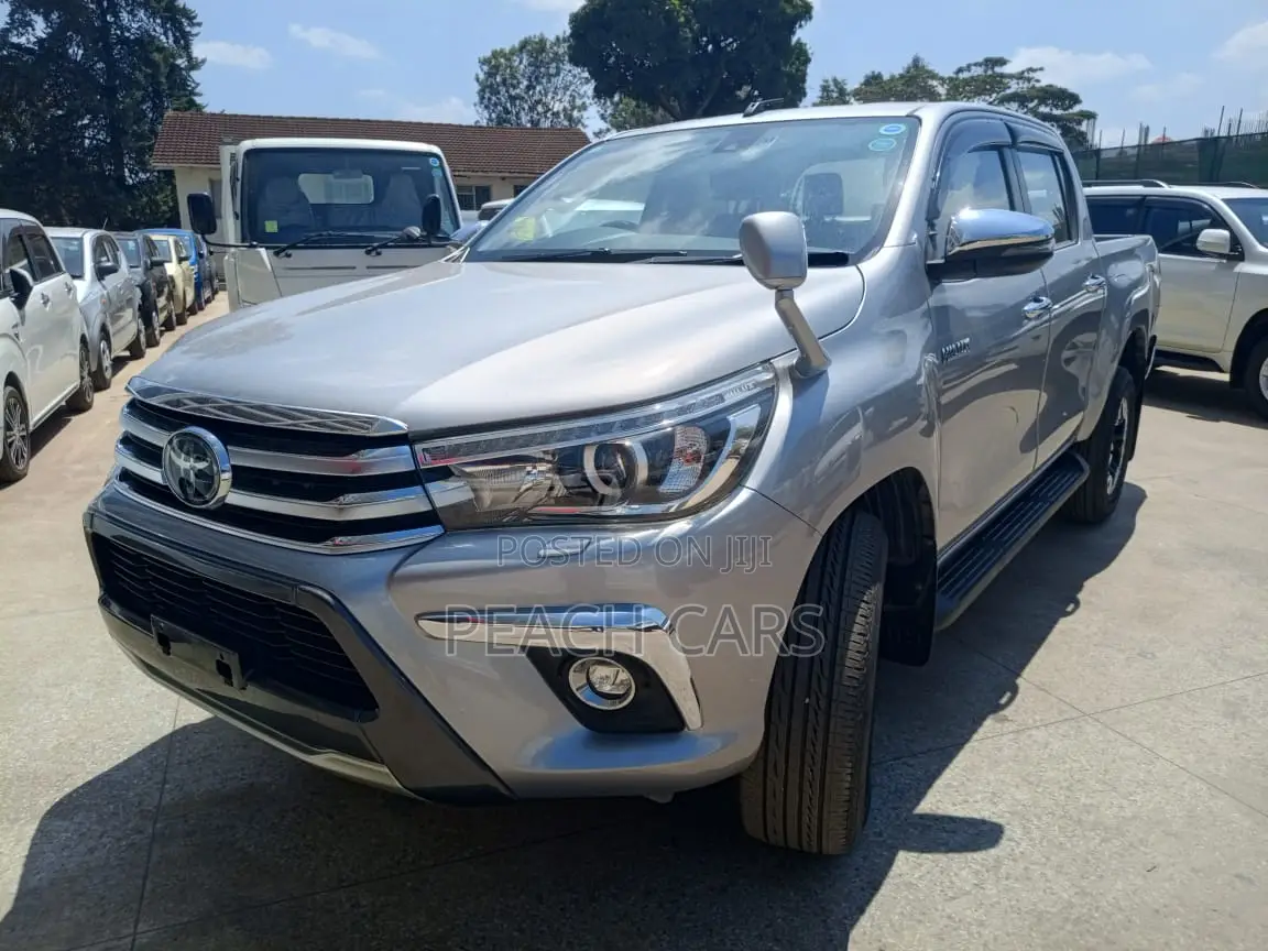 Toyota Hilux 2018 Silver