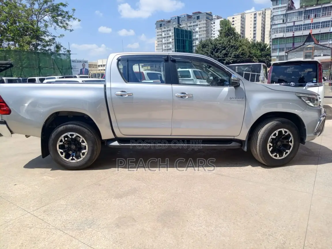 Toyota Hilux 2018 Silver