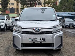Toyota Voxy 2019 Silver