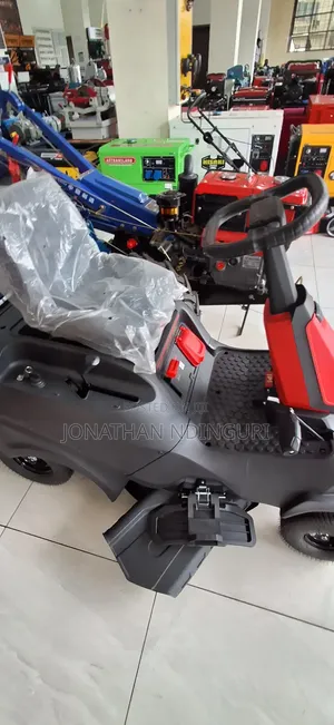 Ride-on Lawn Mower – Professional Grass Cutting Machine