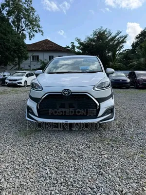 Toyota Sienta 2020 White