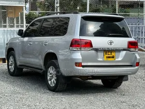Toyota Land Cruiser 2012 Silver