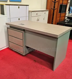 1.4m Desk - Unique