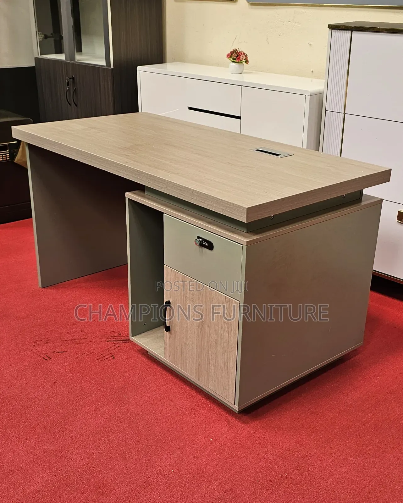 1.4m Desk - Unique