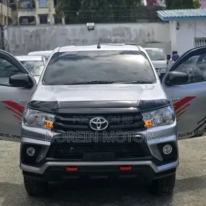 Toyota Hilux 2019 White