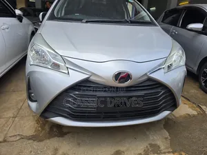 Toyota Vitz 2019 Silver